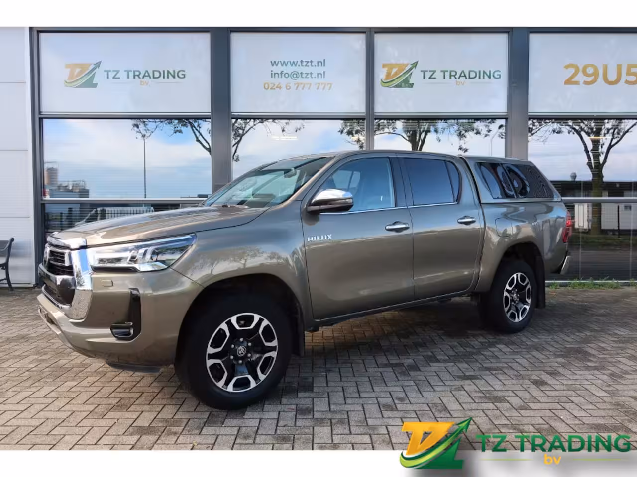 Toyota HiLux 2.4 D-4D Double Cab Professional 110kW 4x4 Led, Camera, Lane Assist