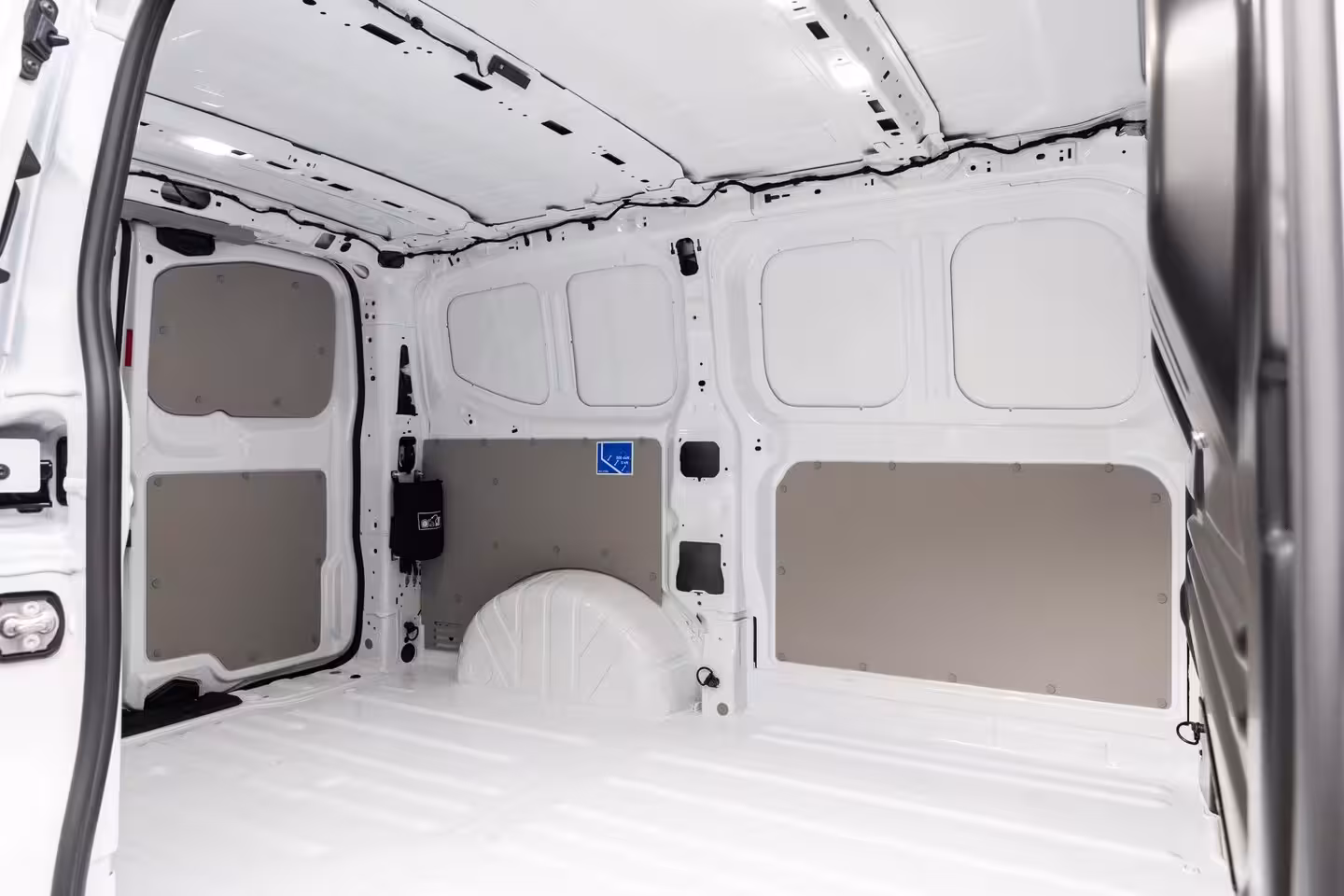 Volkswagen e-Transporter 32 136pk L1H1 Life 71 kWh | Trekhaak | 3-Zits