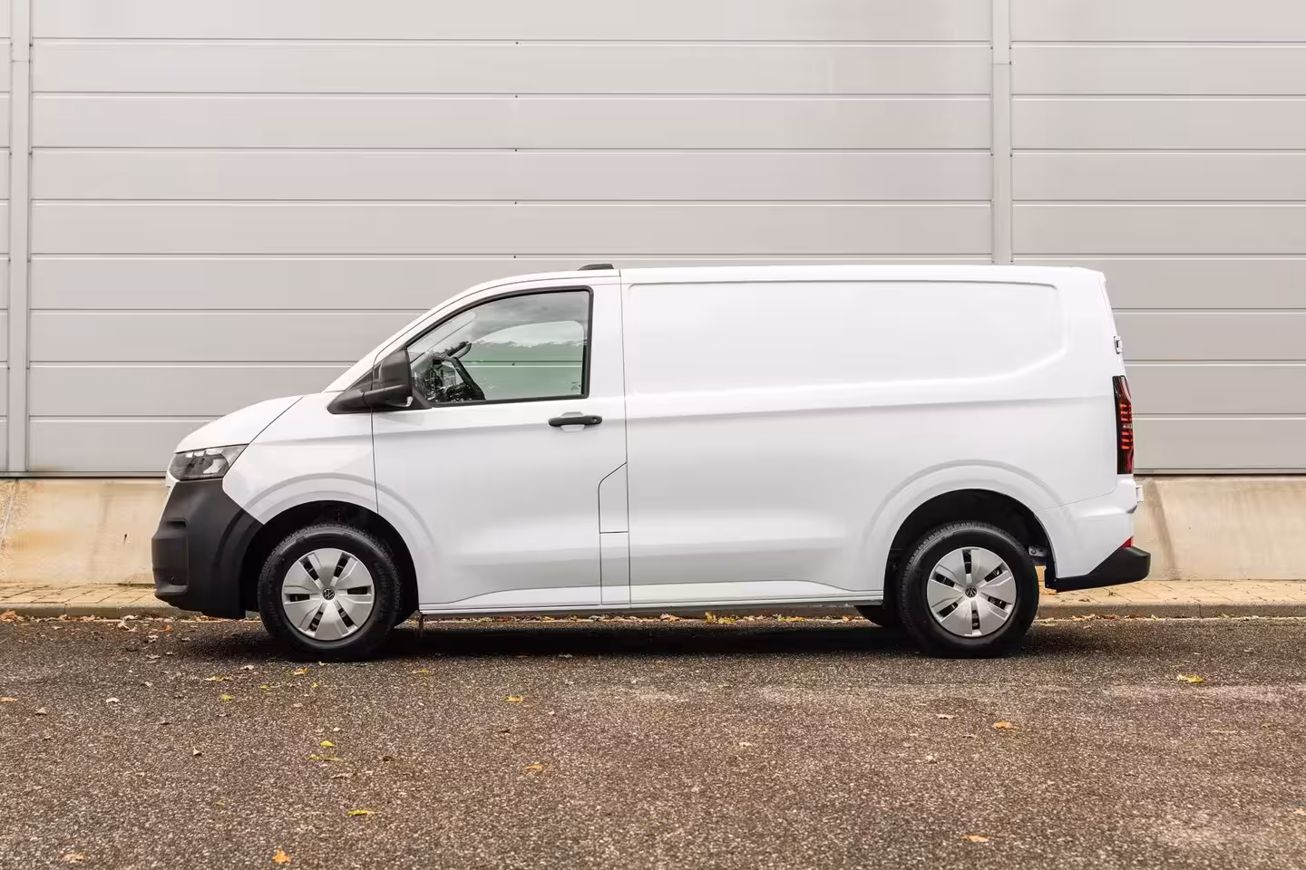 Volkswagen e-Transporter 32 136pk L1H1 Life 71 kWh | Trekhaak | 3-Zits
