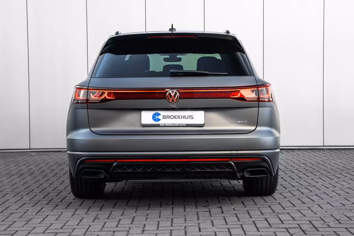 Volkswagen Touareg 3.0 TSi eHybrid 4MOTION R Edition l Panoramadak l Luchtvering l 360gr Camera l Stoelkoelin