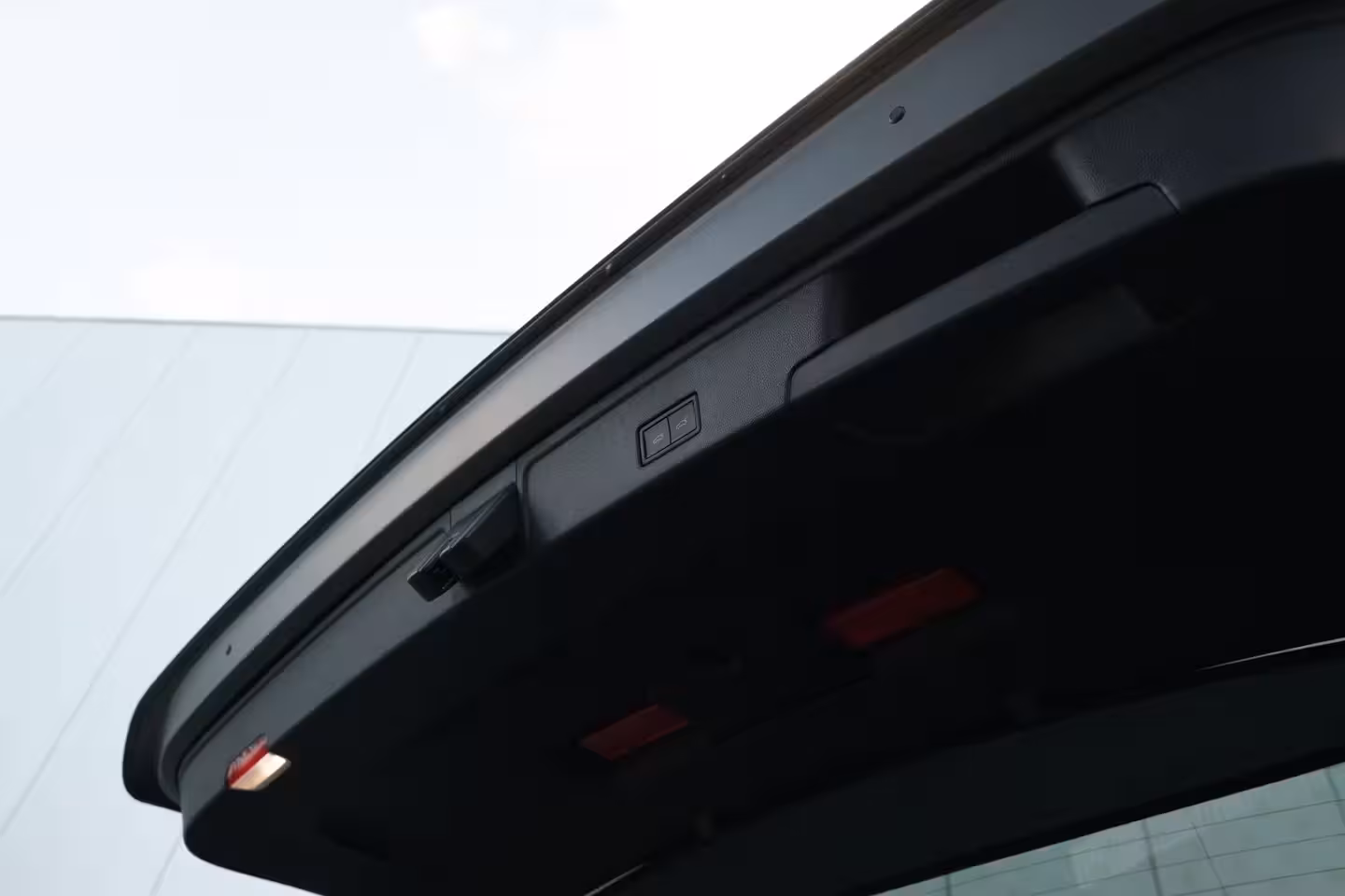 Volkswagen Touareg 3.0 TSi eHybrid 4MOTION R Edition l Panoramadak l Luchtvering l 360gr Camera l Stoelkoelin