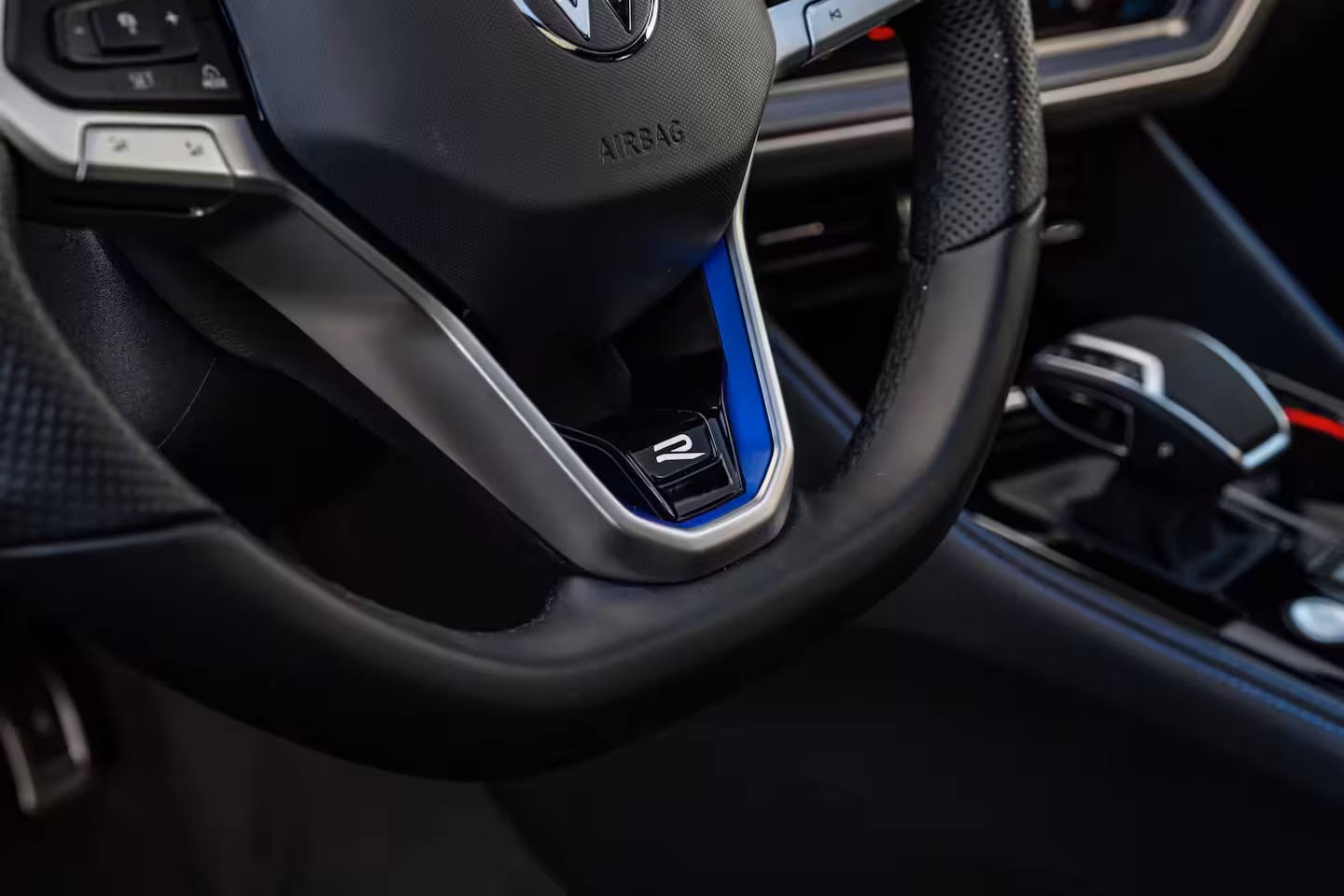 Volkswagen Touareg 3.0 TSi eHybrid 4MOTION R Edition l Panoramadak l Luchtvering l 360gr Camera l Stoelkoelin