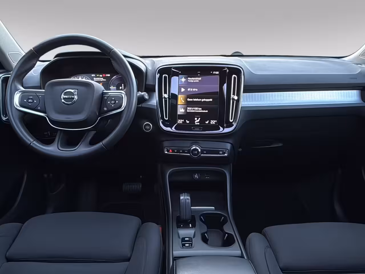 Volvo XC40 1.5 T4 Recharge R-Design Expression | Pano | Stoelverwarming | H&K Audio | Camera