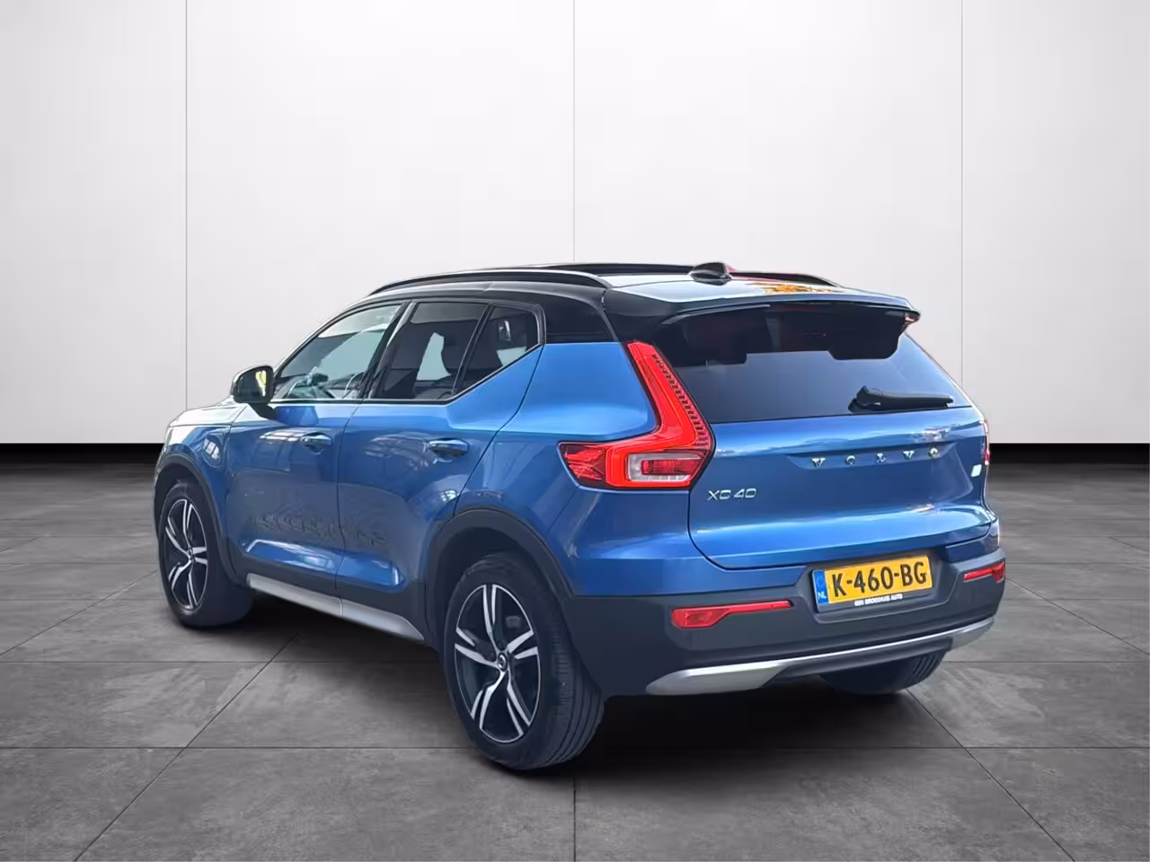 Volvo XC40 1.5 T4 Recharge R-Design Expression | Pano | Stoelverwarming | H&K Audio | Camera