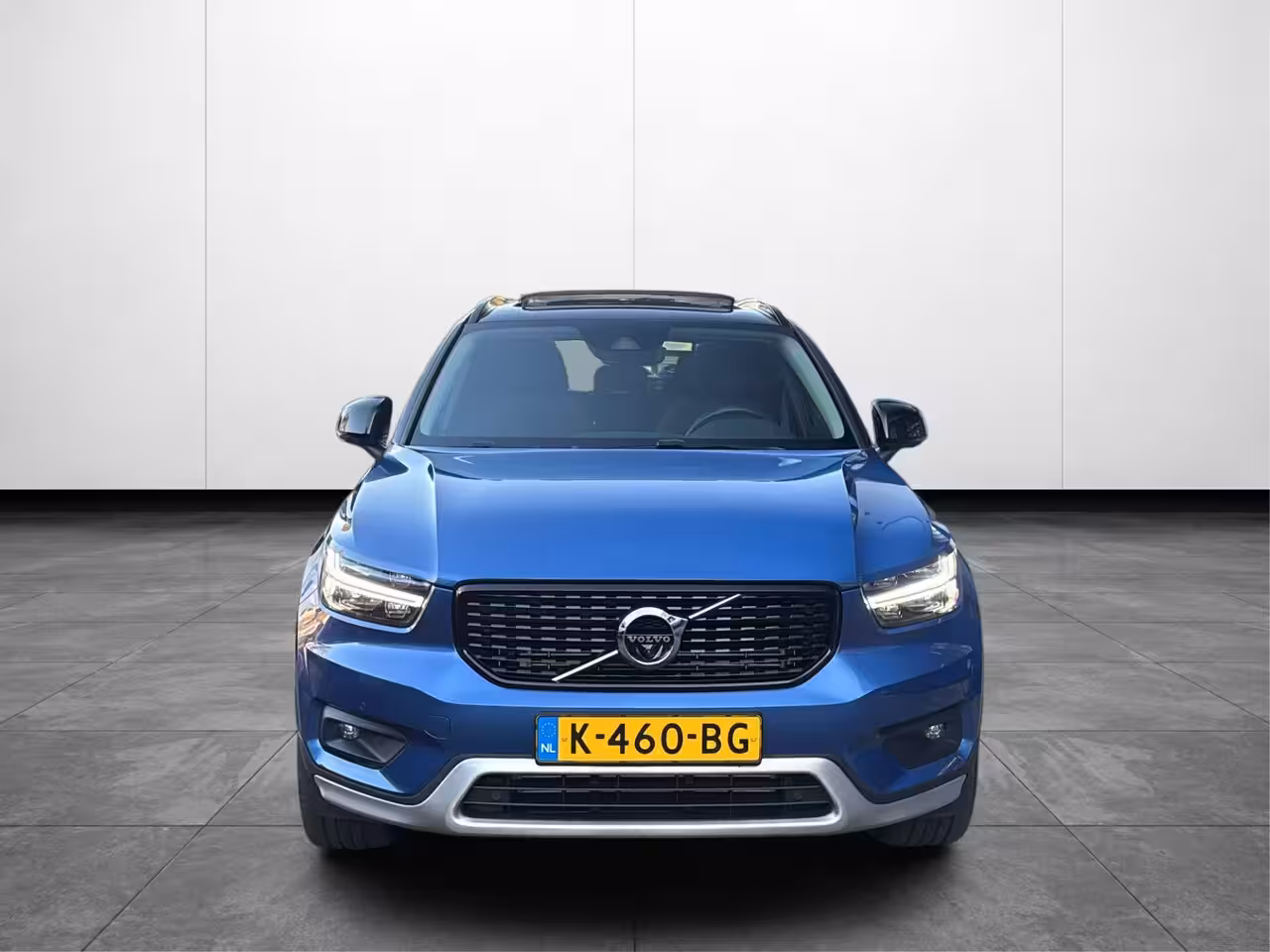 Volvo XC40 1.5 T4 Recharge R-Design Expression | Pano | Stoelverwarming | H&K Audio | Camera