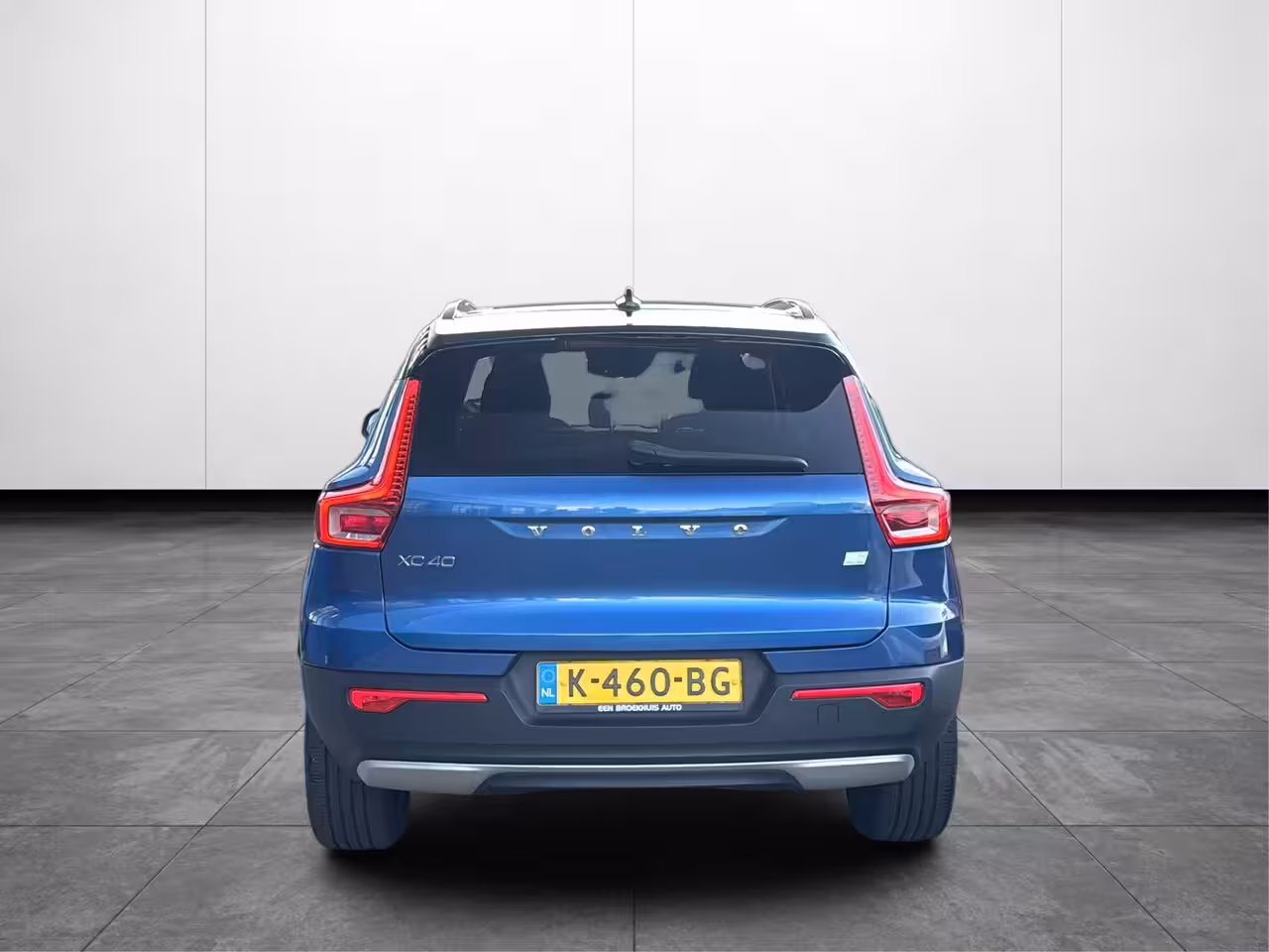 Volvo XC40 1.5 T4 Recharge R-Design Expression | Pano | Stoelverwarming | H&K Audio | Camera