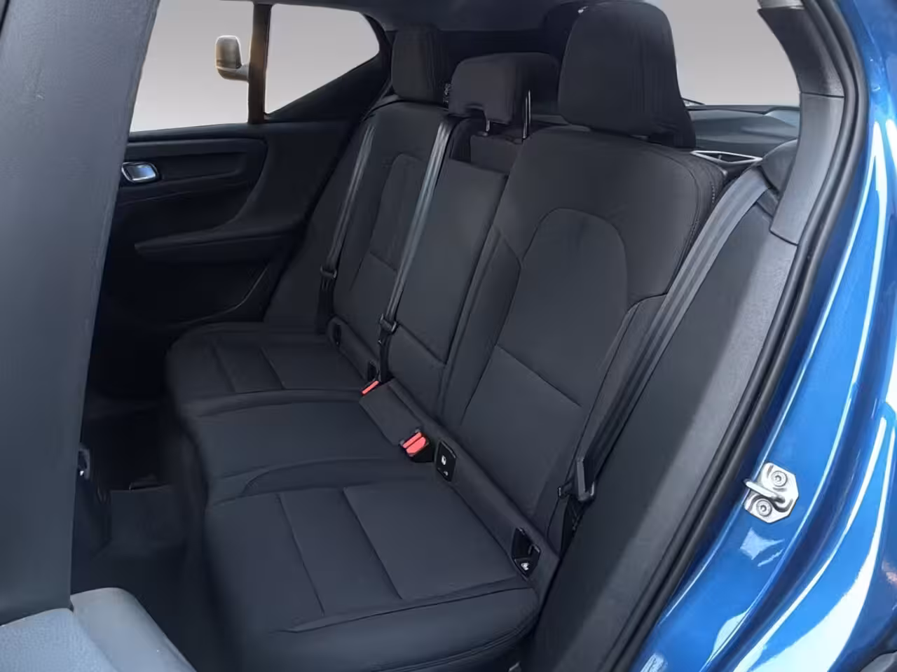 Volvo XC40 1.5 T4 Recharge R-Design Expression | Pano | Stoelverwarming | H&K Audio | Camera