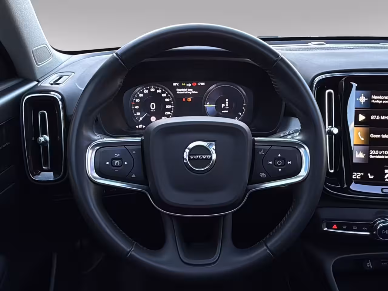 Volvo XC40 1.5 T4 Recharge R-Design Expression | Pano | Stoelverwarming | H&K Audio | Camera