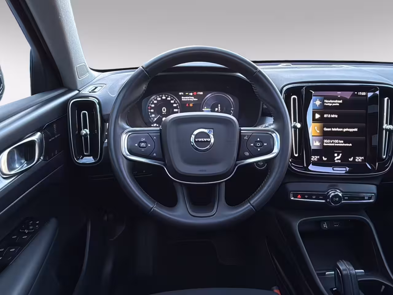 Volvo XC40 1.5 T4 Recharge R-Design Expression | Pano | Stoelverwarming | H&K Audio | Camera