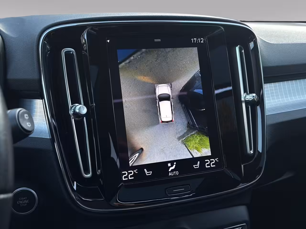 Volvo XC40 1.5 T4 Recharge R-Design Expression | Pano | Stoelverwarming | H&K Audio | Camera