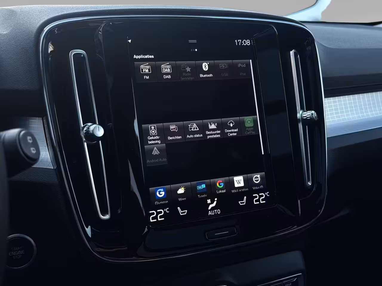 Volvo XC40 1.5 T4 Recharge R-Design Expression | Pano | Stoelverwarming | H&K Audio | Camera