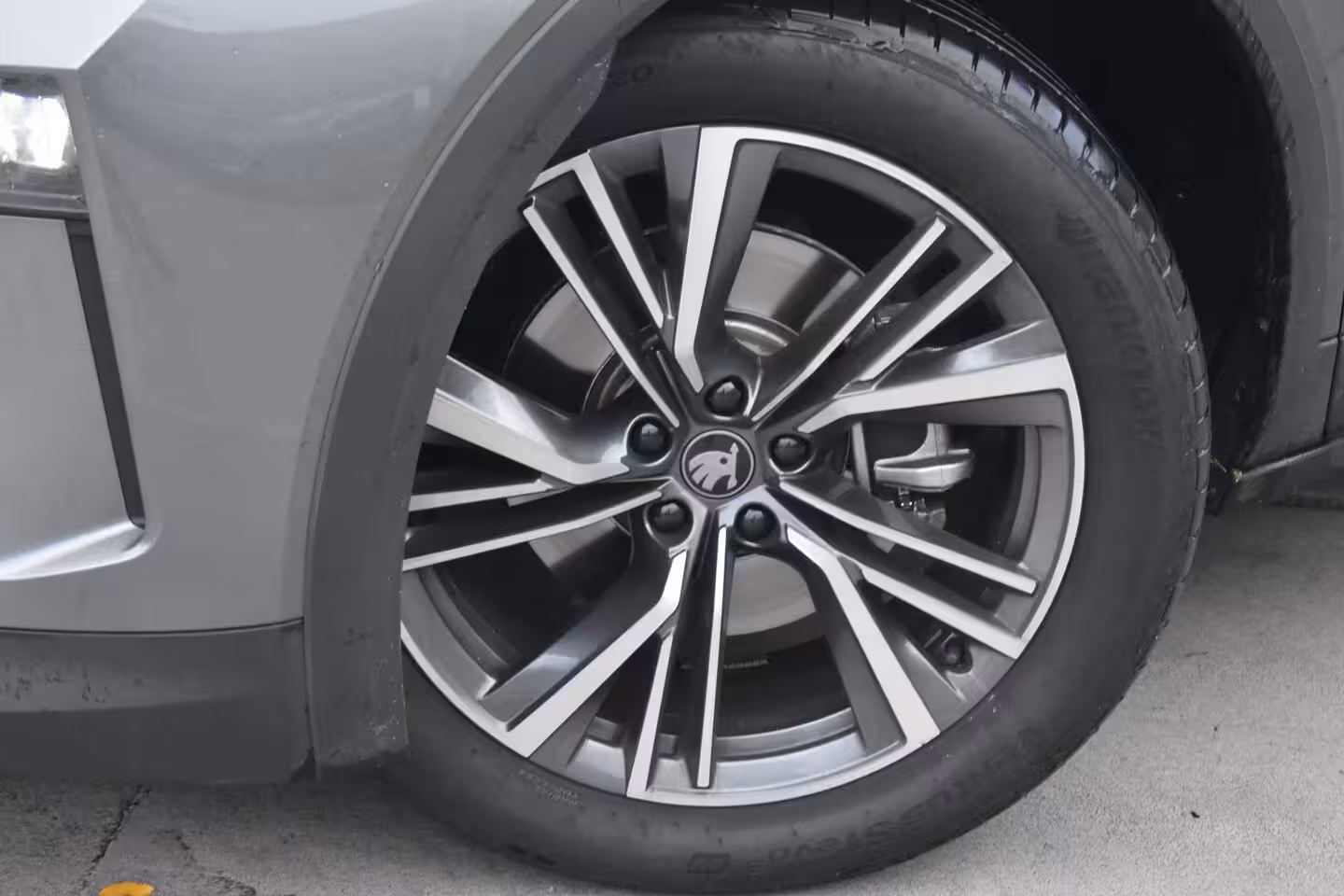 Skoda Elroq 60 Business Edition 204PK | TREKHAAK | STOEL+STUURVERW. | CAMERA | CARPLAY | ADAPT. CRUISE