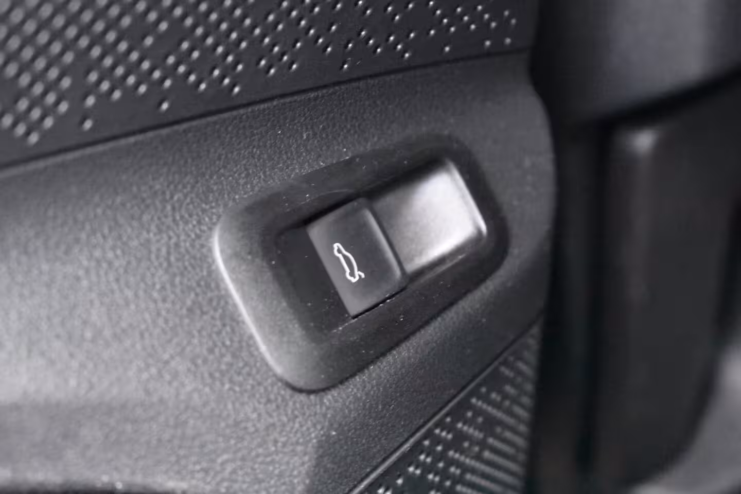 Skoda Elroq 60 Business Edition 204PK | TREKHAAK | STOEL+STUURVERW. | CAMERA | CARPLAY | ADAPT. CRUISE