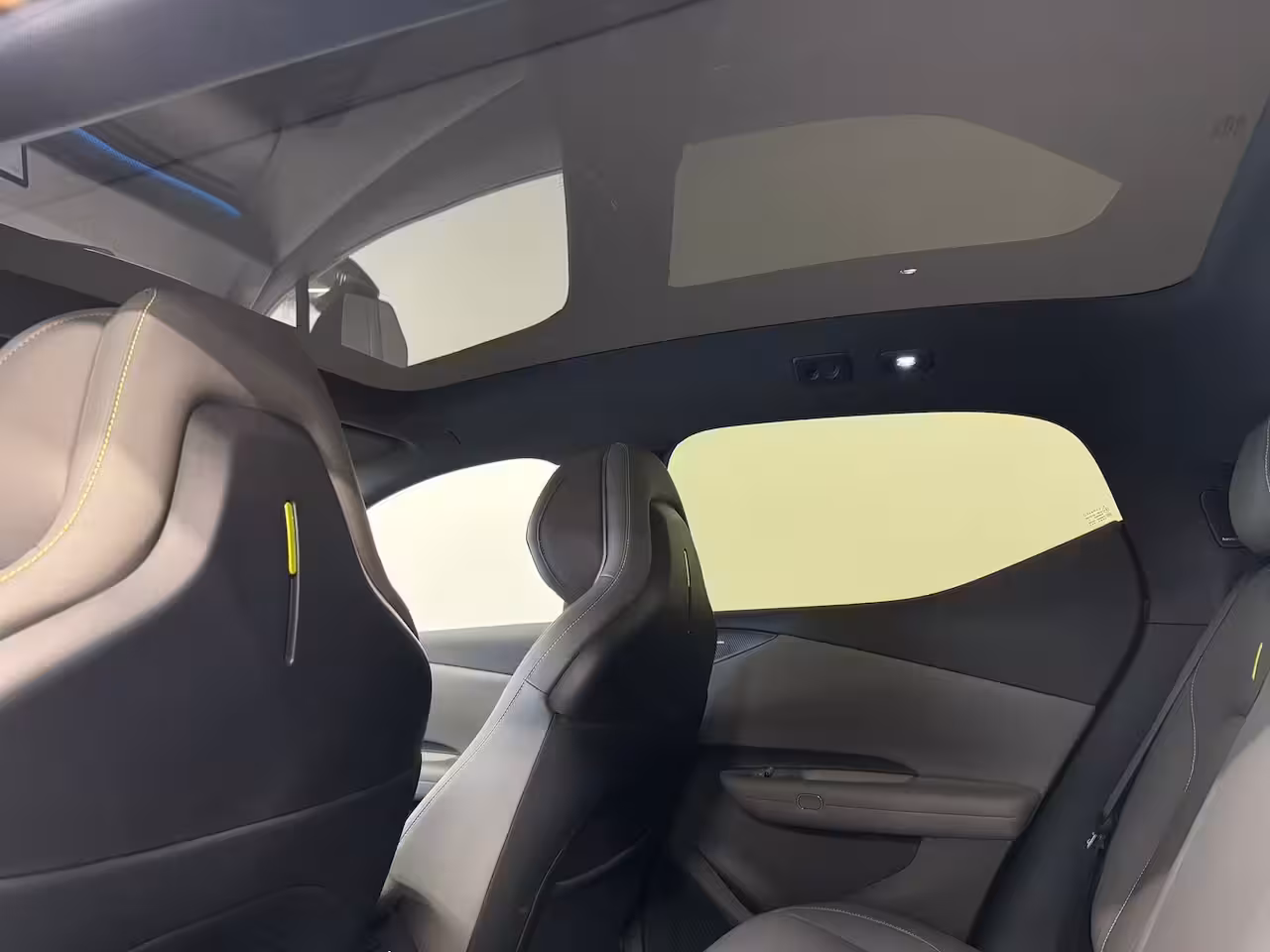 Lynk & Co 02 More 66 kWh | 22 kW lader | 360 Camera | Memory seats | High end audio | Apple Carplay/And
