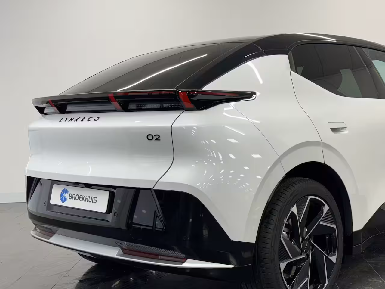 Lynk & Co 02 More 66 kWh | 22 kW lader | 360 Camera | Memory seats | High end audio | Apple Carplay/And
