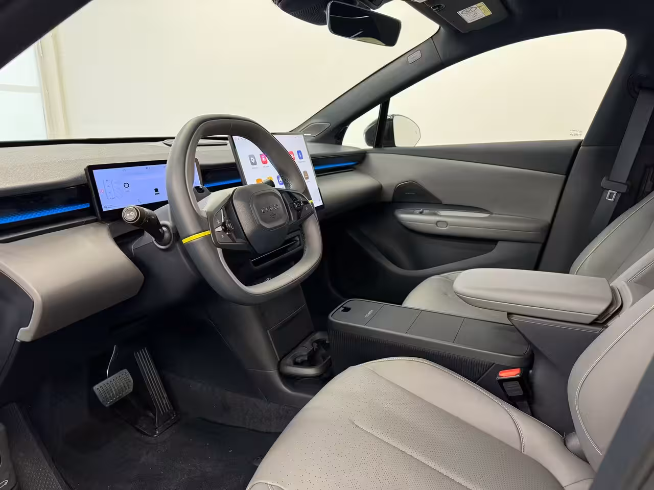 Lynk & Co 02 More 66 kWh | 22 kW lader | 360 Camera | Memory seats | High end audio | Apple Carplay/And