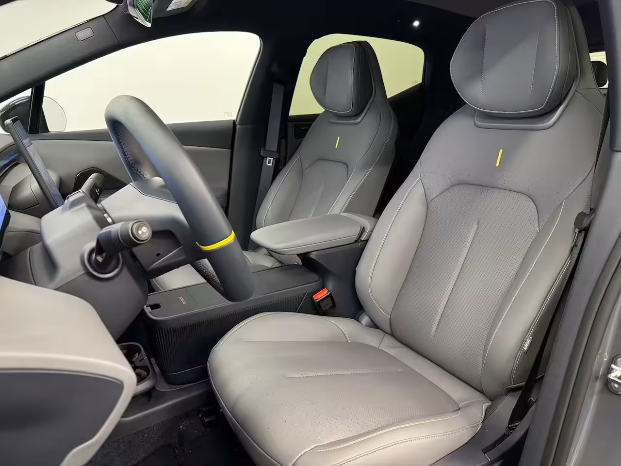 Lynk & Co 02 More 66 kWh | 22 kW lader | 360 Camera | Memory seats | High end audio | Apple Carplay/And