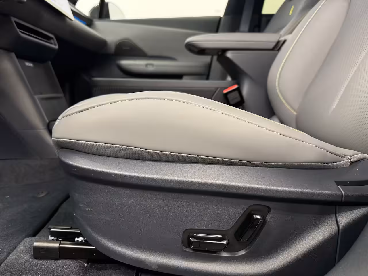 Lynk & Co 02 More 66 kWh | 22 kW lader | 360 Camera | Memory seats | High end audio | Apple Carplay/And