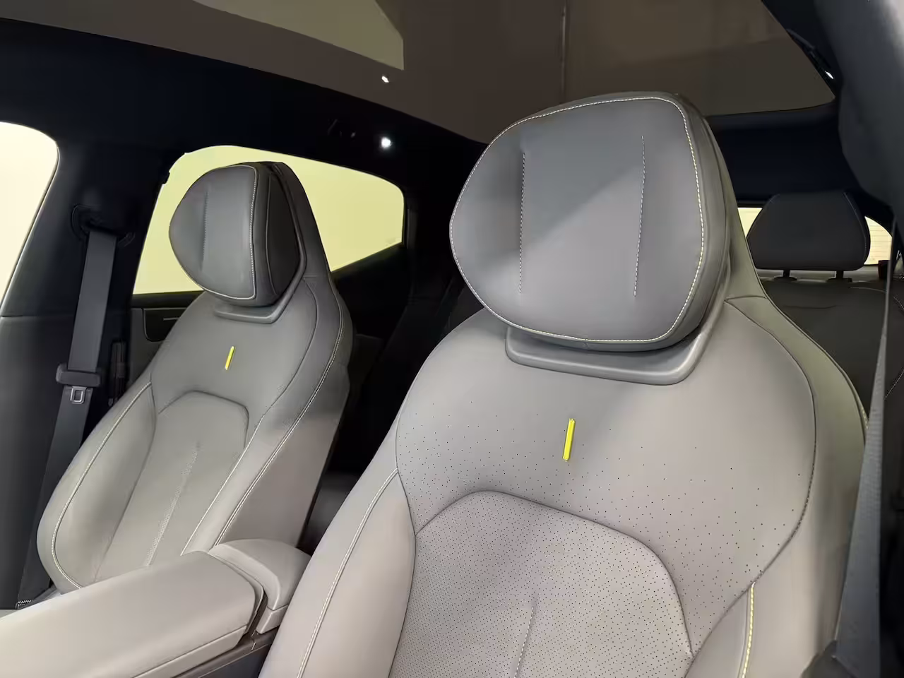 Lynk & Co 02 More 66 kWh | 22 kW lader | 360 Camera | Memory seats | High end audio | Apple Carplay/And