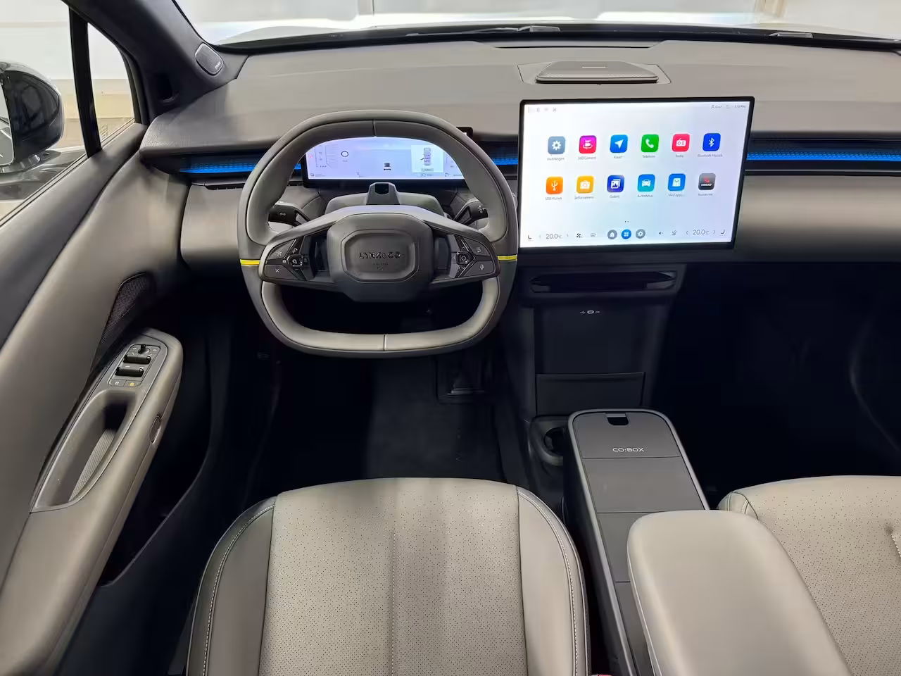 Lynk & Co 02 More 66 kWh | 22 kW lader | 360 Camera | Memory seats | High end audio | Apple Carplay/And