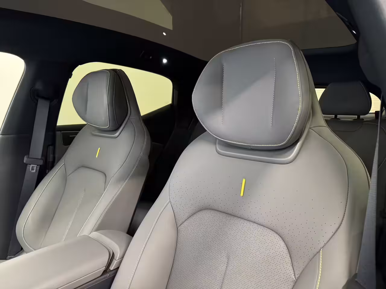 Lynk & Co 02 More 66 kWh | 22 kW lader | 360 Camera | Memory seats | High end audio | Apple Carplay/And
