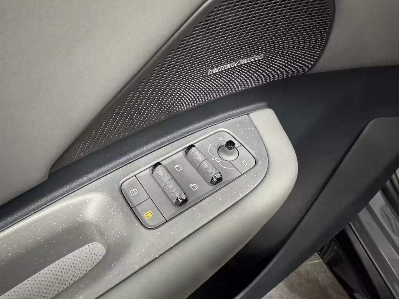 Lynk & Co 02 More 66 kWh | 22 kW lader | 360 Camera | Memory seats | High end audio | Apple Carplay/And