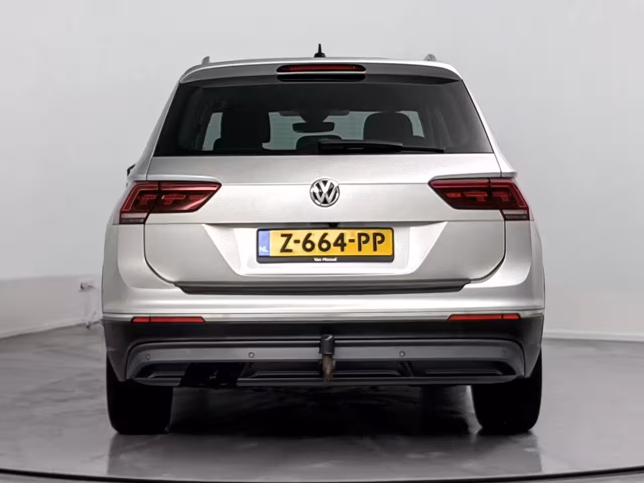 Volkswagen Tiguan 1.5 TSI ACT Highline Business R Achteruitrij Camera | Parkeersensoren Voor + Achter | Adap