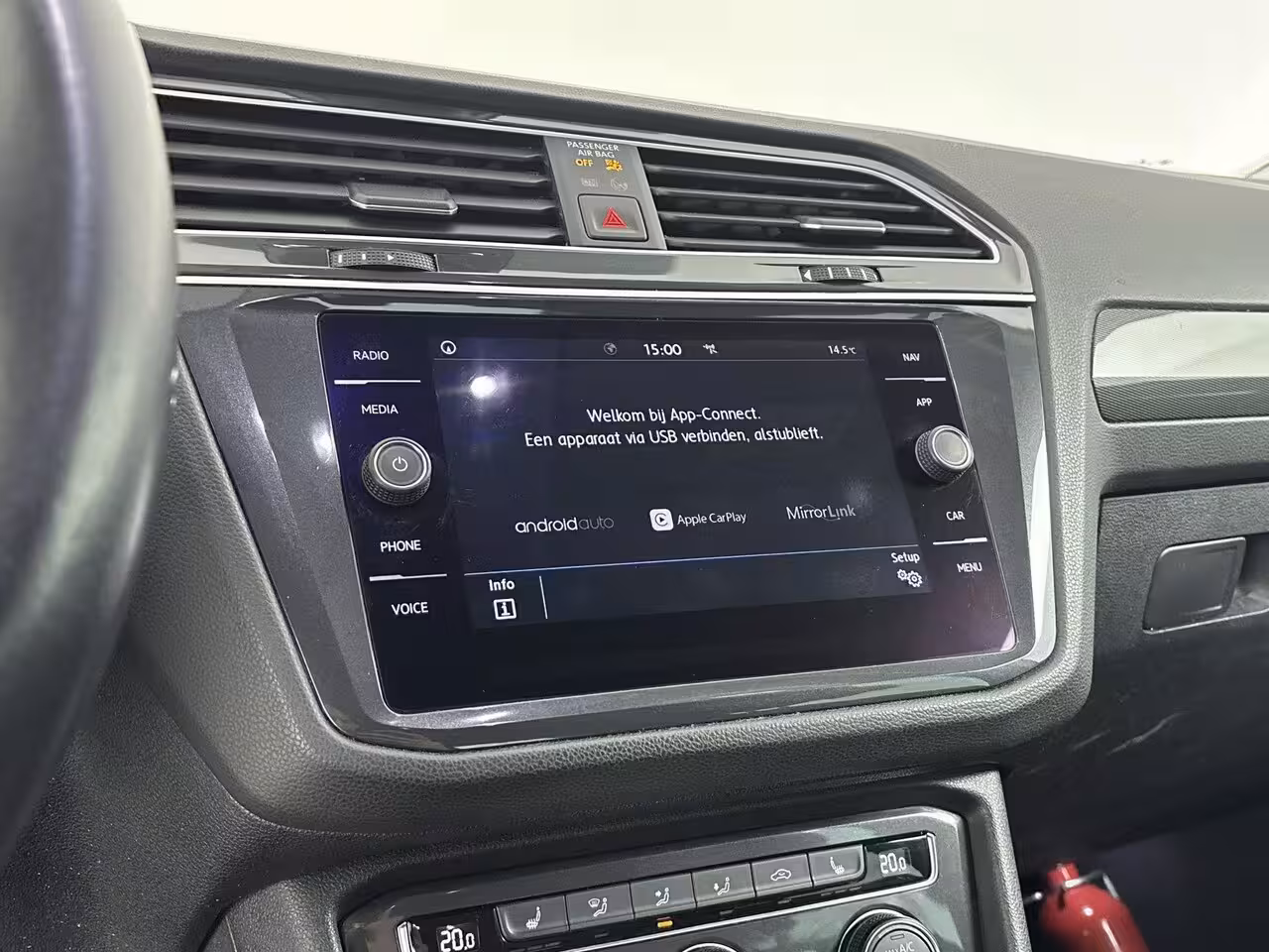 Volkswagen Tiguan 1.5 TSI ACT Highline Business R Achteruitrij Camera | Parkeersensoren Voor + Achter | Adap