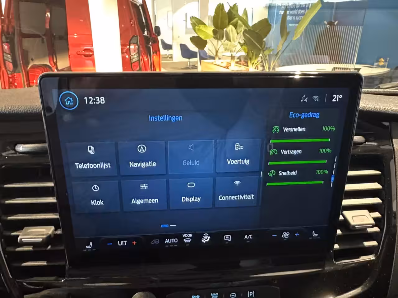 Ford E-Transit 350 L3H2 Trend 68 kWh 184 pk | Pro-Power | Navigatie | Zijwandbekleding | Direct leverbaar