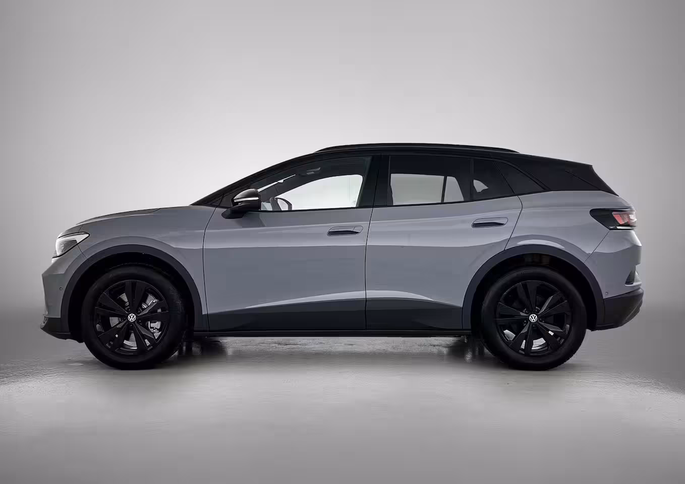 Volkswagen ID.4 Pro Limited Edition 79 kWh 286 PK | NOVEMBER BINNEN | Automaat | Trekhaak | Navigatie | St