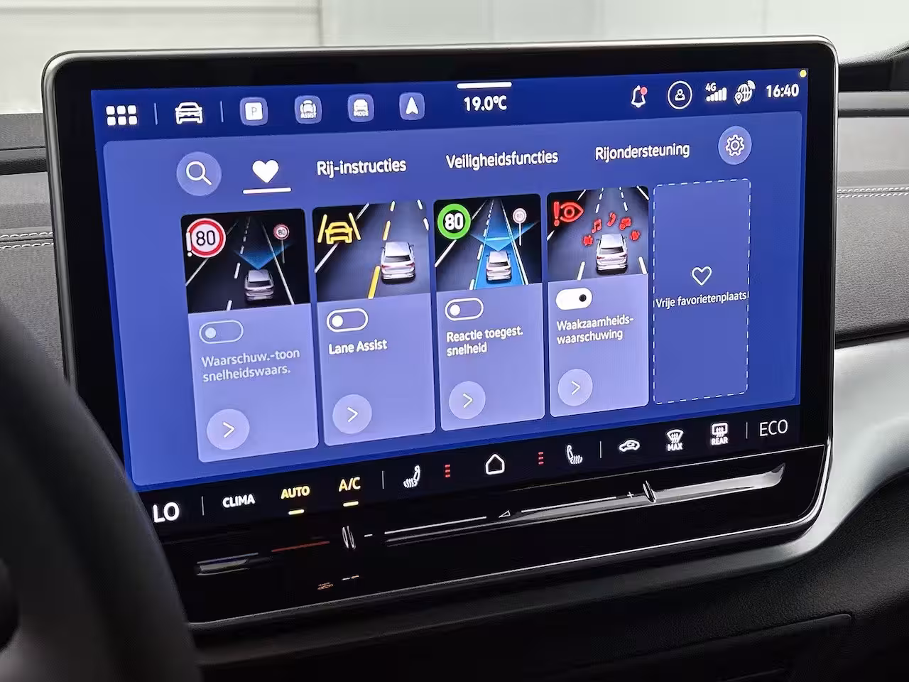 Volkswagen ID.4 Pro Limited Edition 79 kWh 286 PK | NOVEMBER BINNEN | Automaat | Trekhaak | Navigatie | St