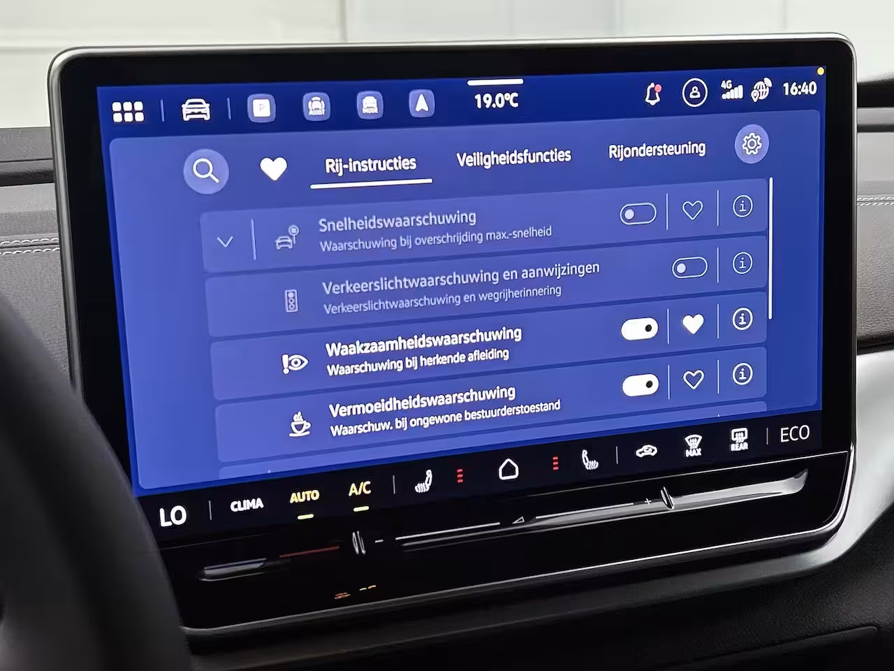 Volkswagen ID.4 Pro Limited Edition 79 kWh 286 PK | NOVEMBER BINNEN | Automaat | Trekhaak | Navigatie | St