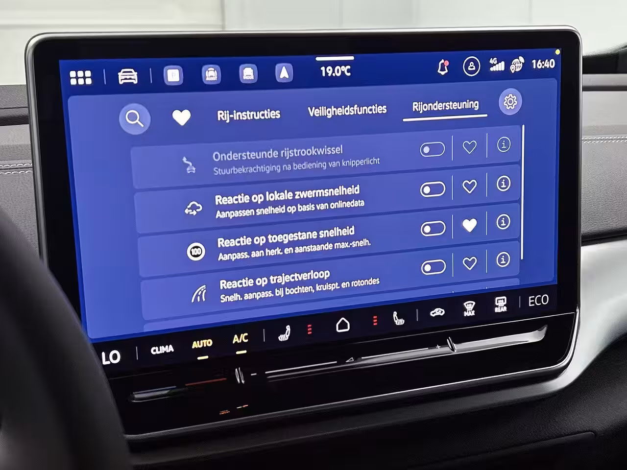 Volkswagen ID.4 Pro Limited Edition 79 kWh 286 PK | NOVEMBER BINNEN | Automaat | Trekhaak | Navigatie | St