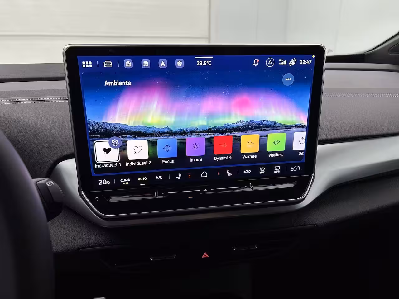 Volkswagen ID.4 Pro Limited Edition 79 kWh 286 PK | NOVEMBER BINNEN | Automaat | Trekhaak | Navigatie | St