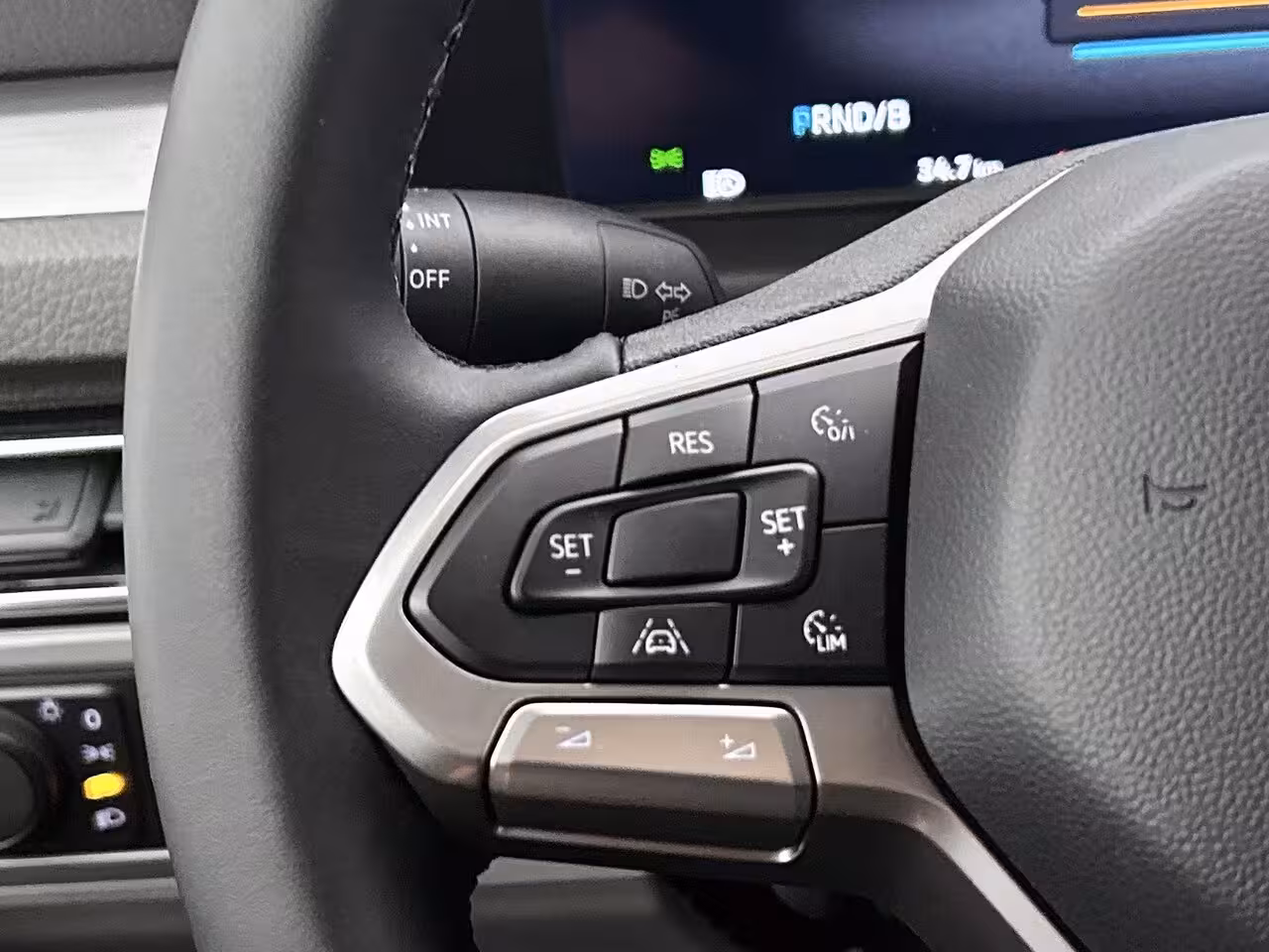 Volkswagen e-Transporter L2H1 Life 64 kWh 136PK | Automaat | Achteruitrijcamera | Parkeernsensoren Voor + Achter |