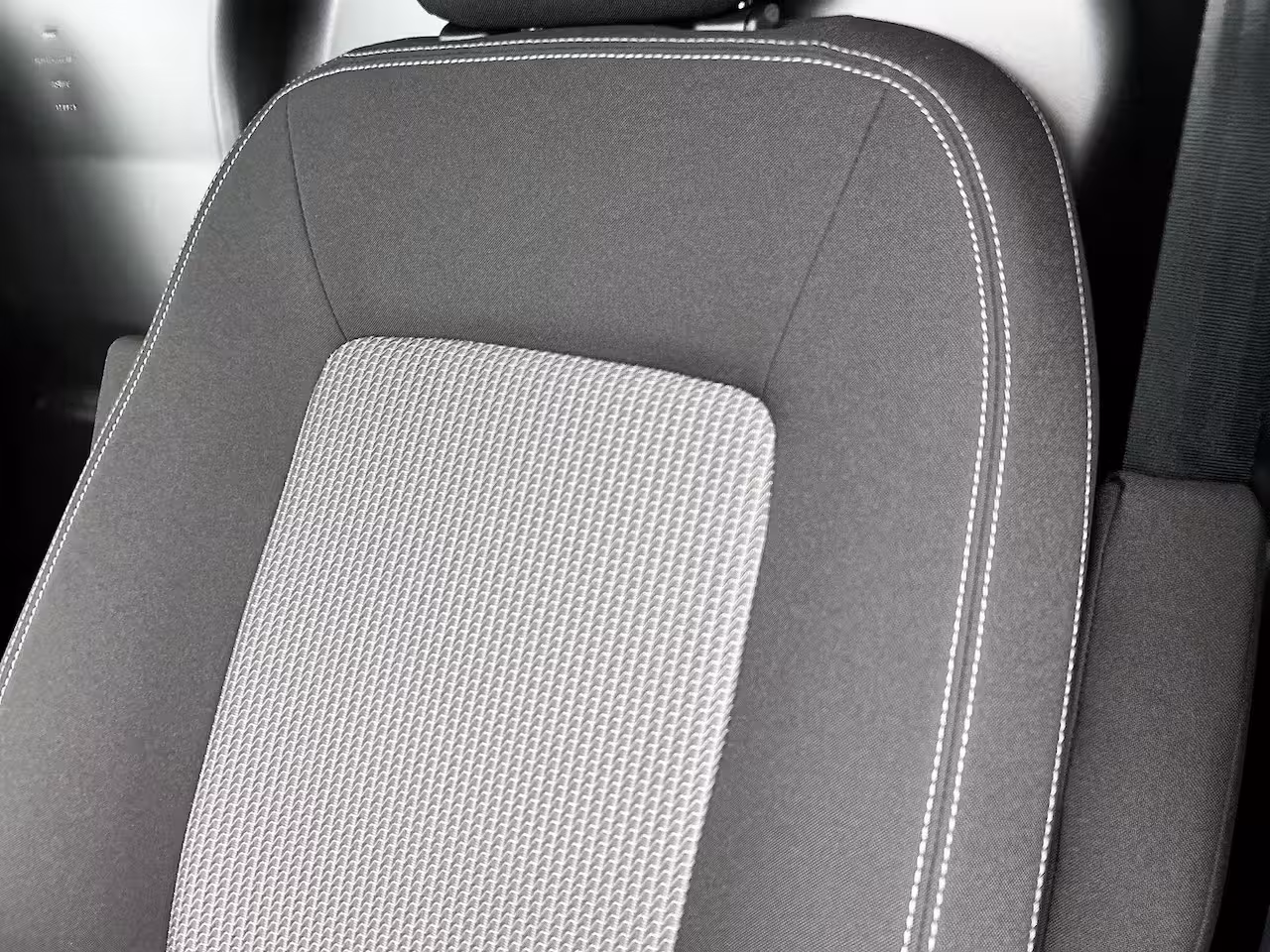 Volkswagen e-Transporter L2H1 Life 64 kWh 136PK | Automaat | Achteruitrijcamera | Parkeernsensoren Voor + Achter |