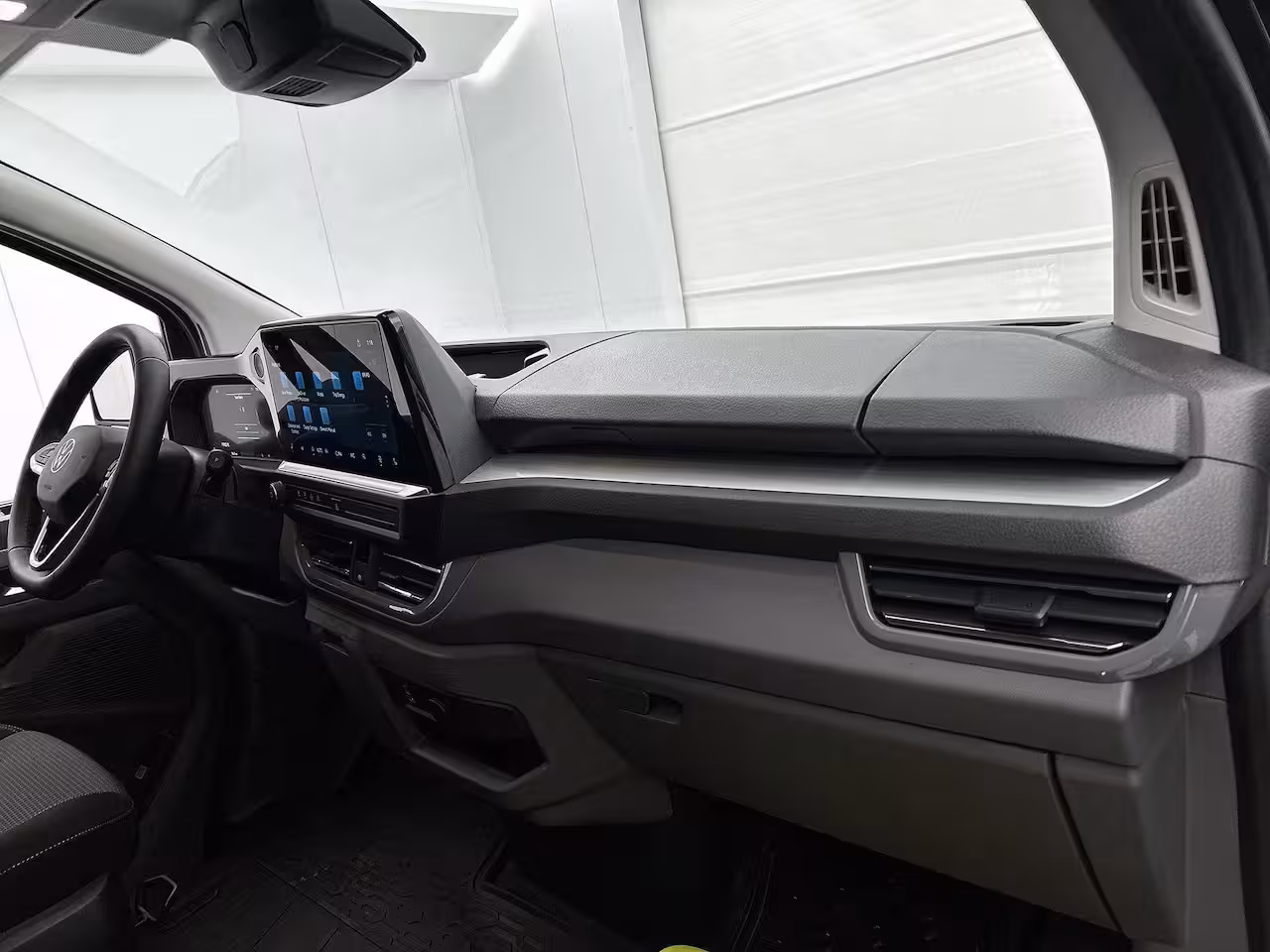 Volkswagen e-Transporter L2H1 Life 64 kWh 136PK | Automaat | Achteruitrijcamera | Parkeernsensoren Voor + Achter |