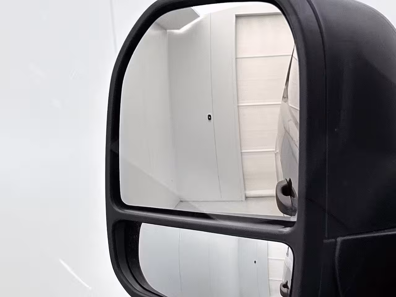 Volkswagen e-Transporter L2H1 Life 64 kWh 136PK | Automaat | Achteruitrijcamera | Parkeernsensoren Voor + Achter |
