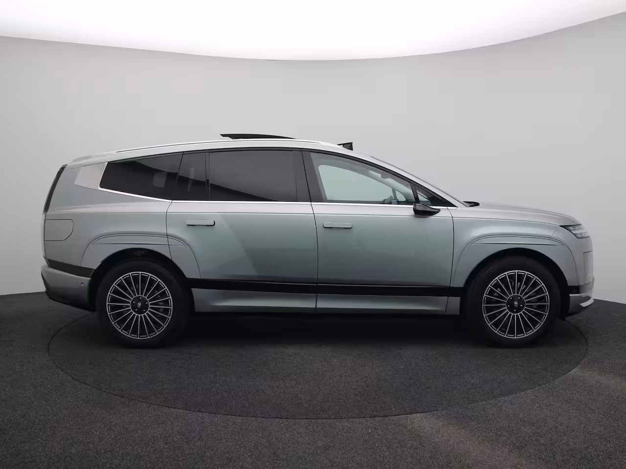 Hyundai IONIQ 9 Lounge AWD+ 6p. 110.3 kWh | Camerabeeld Buitenspiegels | Warmtepomp | Stoelen vóór & achte