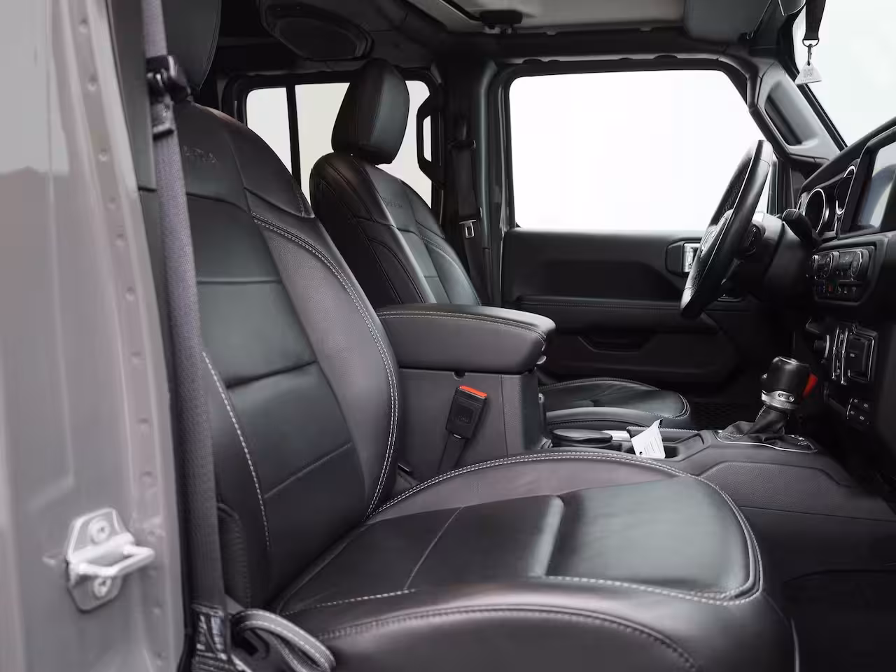 Jeep Wrangler 2.0T Sahara 4xe 380pk | Lederen Bekleding | Stoel & Stuurverwarming | Camera | Navigatie |