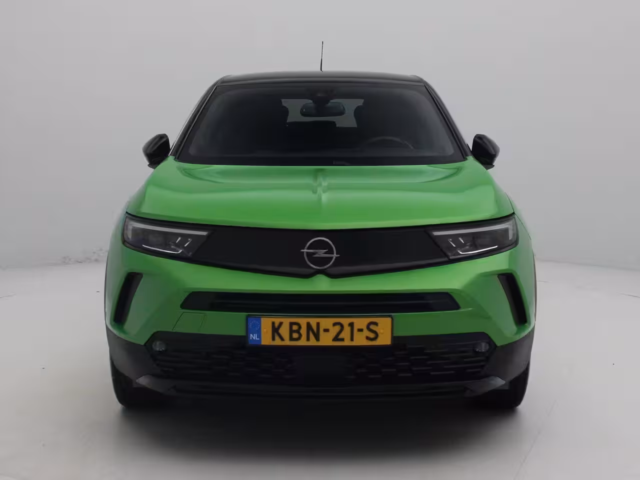 Opel Mokka-e Ultimate 50-kWh 11kw bl. | Camera | Alcantara | 18" Bi-color velgen | Zeer compleet