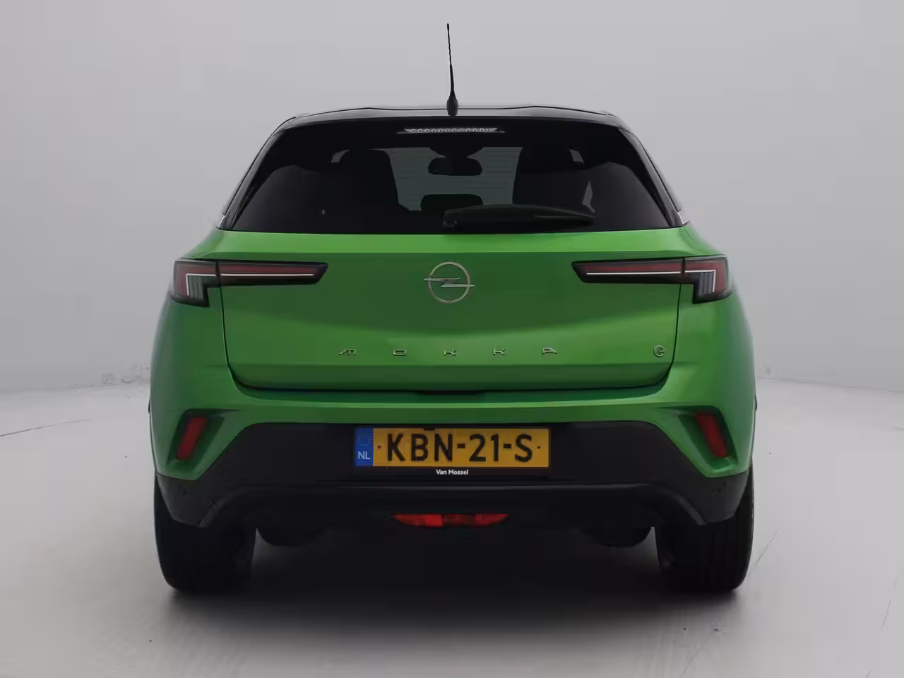 Opel Mokka-e Ultimate 50-kWh 11kw bl. | Camera | Alcantara | 18" Bi-color velgen | Zeer compleet