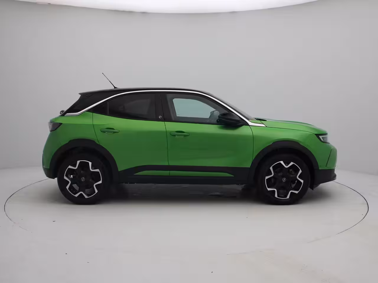 Opel Mokka-e Ultimate 50-kWh 11kw bl. | Camera | Alcantara | 18" Bi-color velgen | Zeer compleet