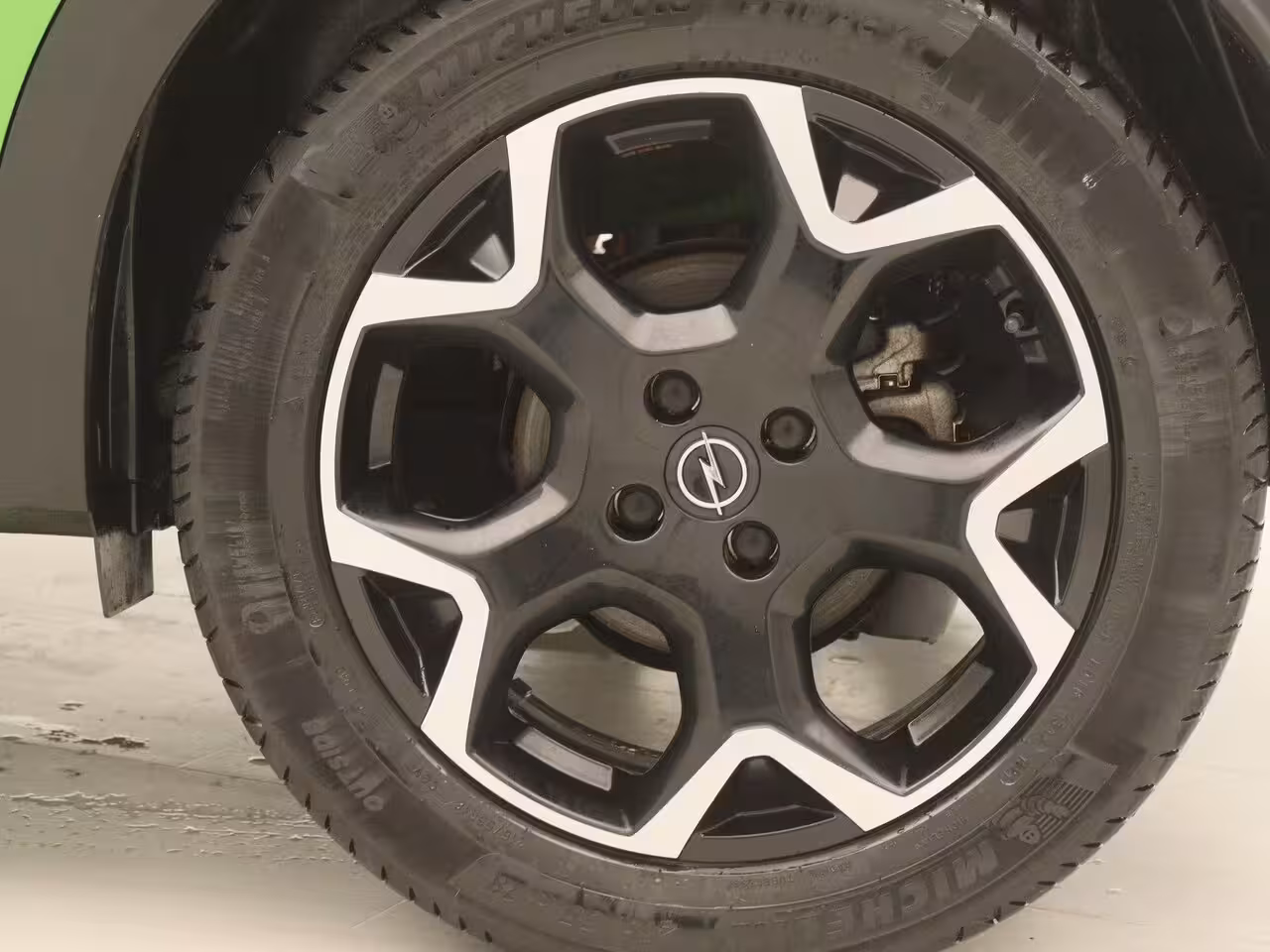 Opel Mokka-e Ultimate 50-kWh 11kw bl. | Camera | Alcantara | 18" Bi-color velgen | Zeer compleet