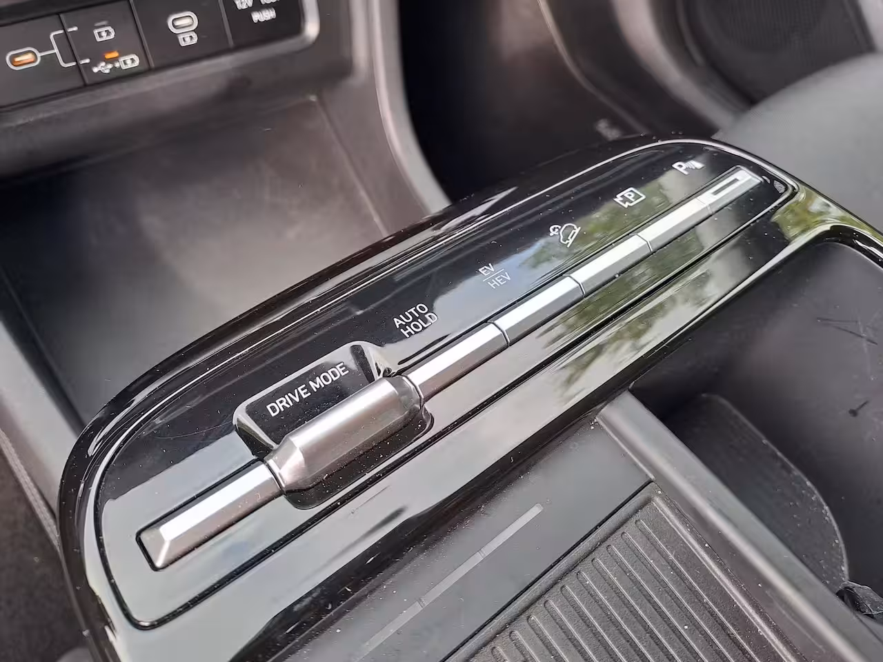 Hyundai Tucson 1.6 T-GDI PHEV Comfort Smart | FACELIFT | CAMERA | STOEL-STUURWIELVERWARMING | NAVIGATIE