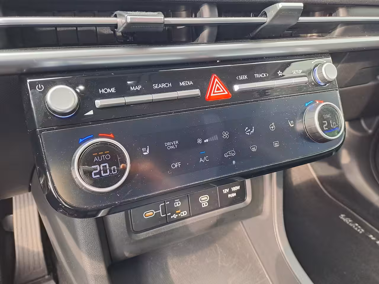 Hyundai Tucson 1.6 T-GDI PHEV Comfort Smart | FACELIFT | CAMERA | STOEL-STUURWIELVERWARMING | NAVIGATIE