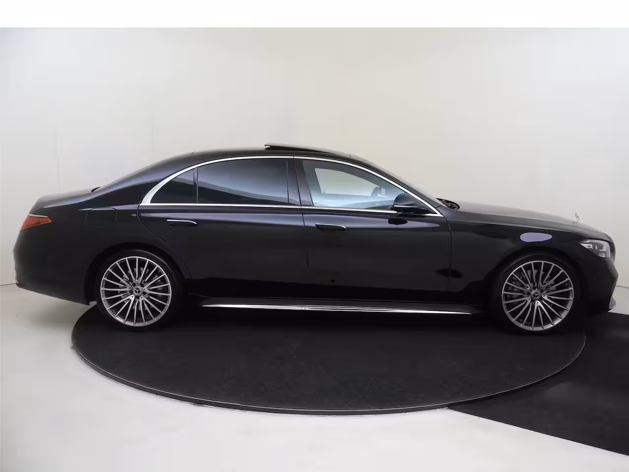 Mercedes-Benz S-klasse 500 4MATIC Lang AMG Line / Premium Plus/ 21 inch/ Achterasbesturing/ Burmester 3D/ Rear Ex