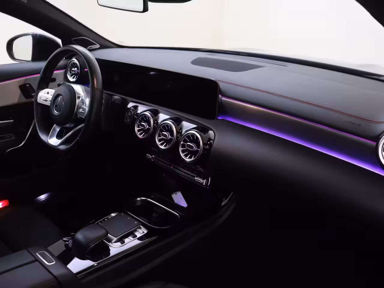 Mercedes-Benz CLA-Klasse 250 Premium Plus / AMG/ Panoramadak/ Memory/ Sfeerverlichting/ 19 inch/ Burmester