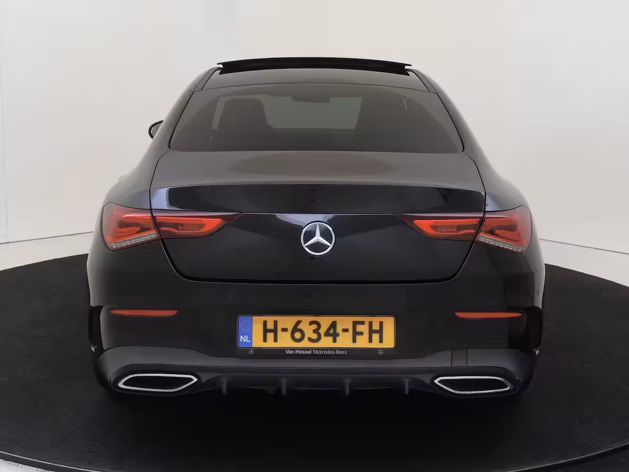 Mercedes-Benz CLA-Klasse 250 Premium Plus / AMG/ Panoramadak/ Memory/ Sfeerverlichting/ 19 inch/ Burmester