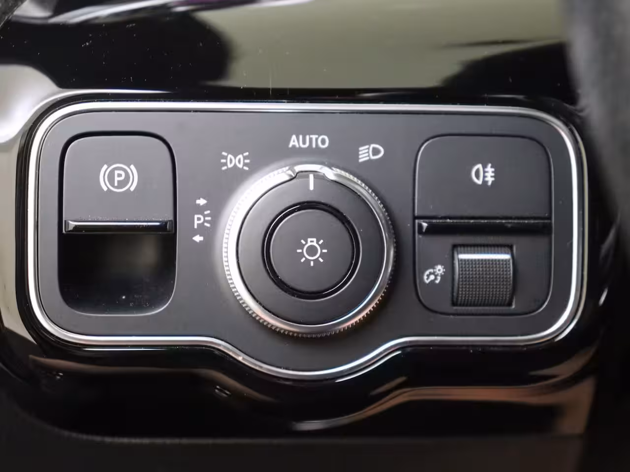 Mercedes-Benz CLA-Klasse 250 Premium Plus / AMG/ Panoramadak/ Memory/ Sfeerverlichting/ 19 inch/ Burmester